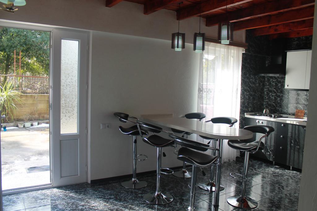 Guest House Maxim Makhinjauri Extérieur photo