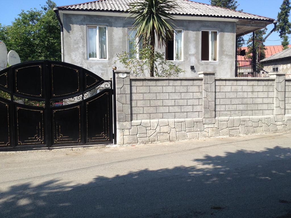 Guest House Maxim Makhinjauri Extérieur photo