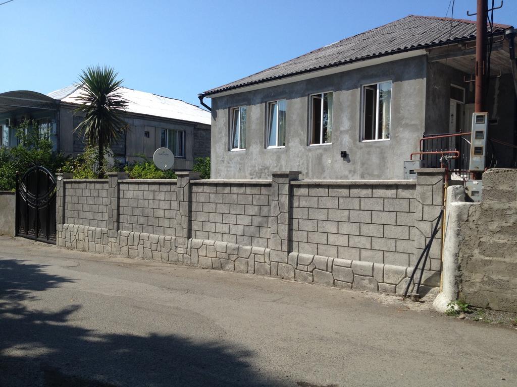 Guest House Maxim Makhinjauri Extérieur photo