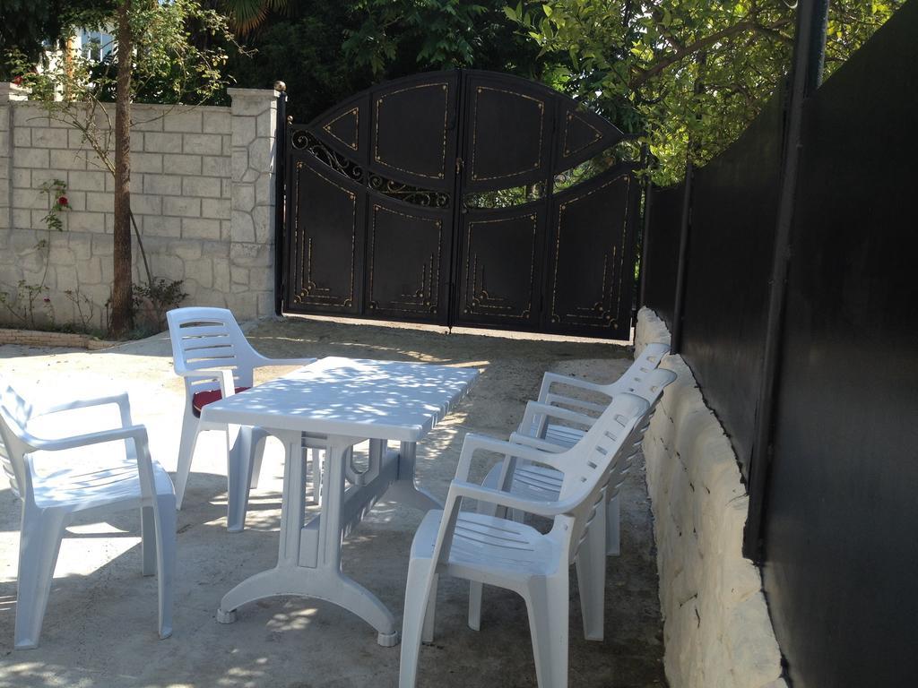Guest House Maxim Makhinjauri Extérieur photo