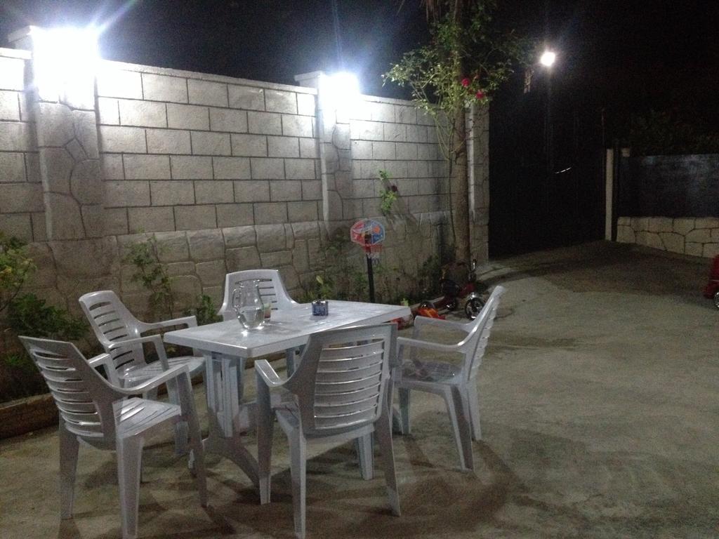 Guest House Maxim Makhinjauri Extérieur photo