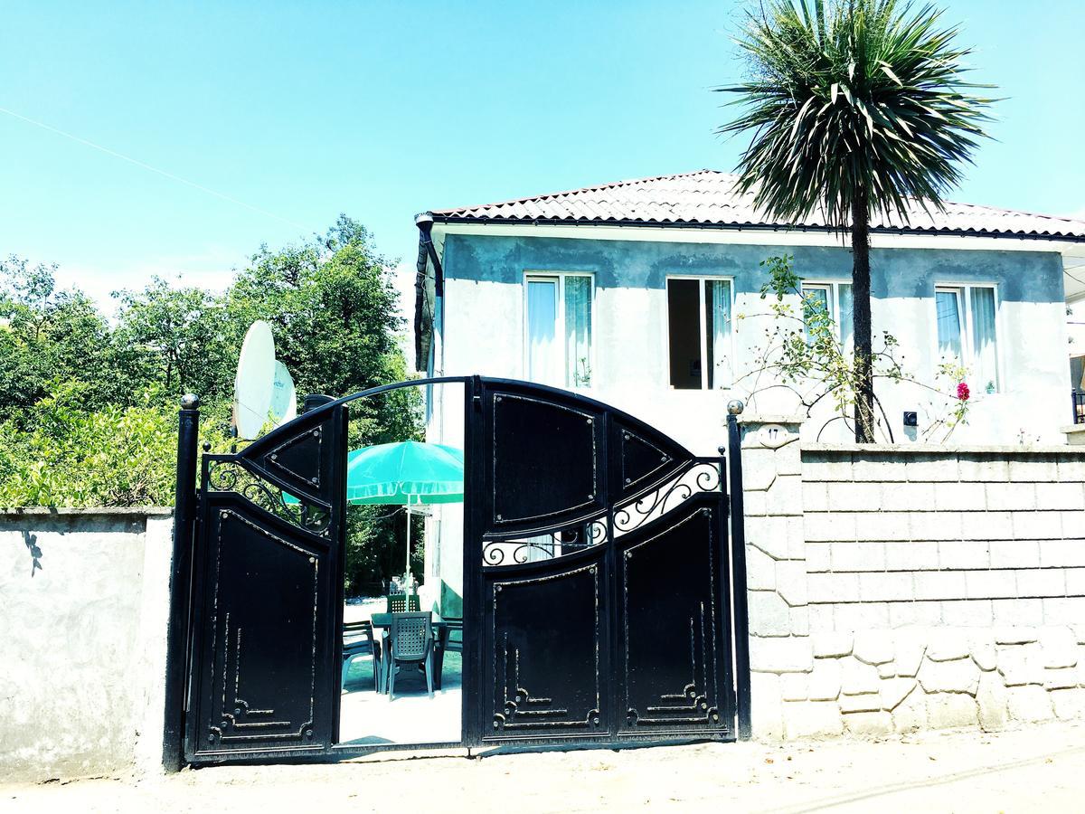 Guest House Maxim Makhinjauri Extérieur photo