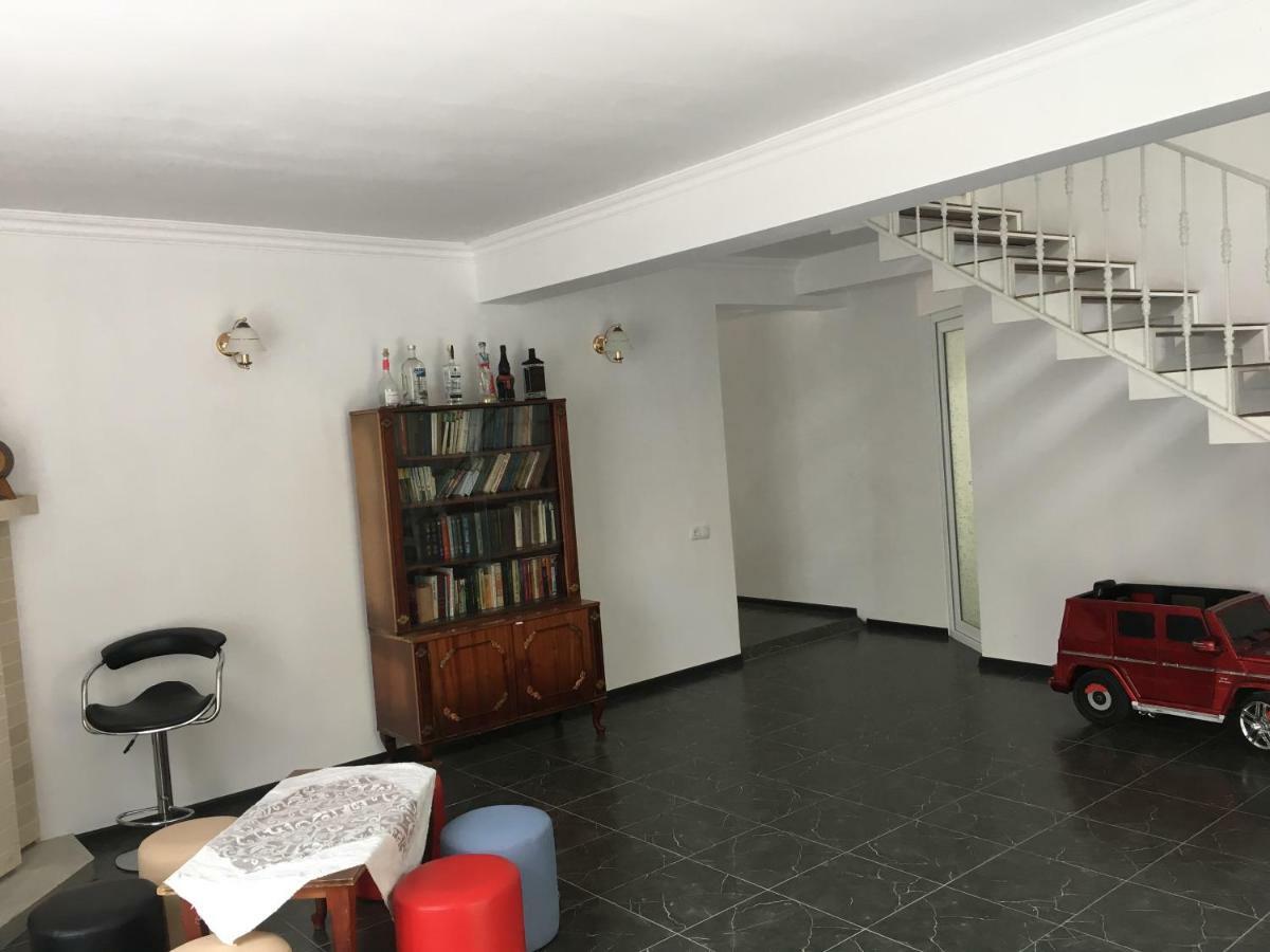 Guest House Maxim Makhinjauri Extérieur photo